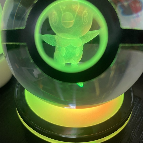 Pokémon - Crystal PokeBall - Piplup - Picture 3 of 7